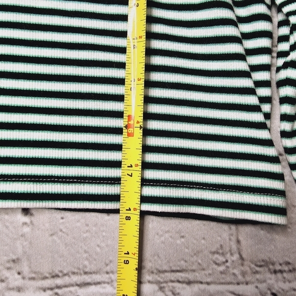 Levis Moon Rib Cropped Striped Black White Electric Green Turtleneck Top NWT Med - Picture 11 of 13